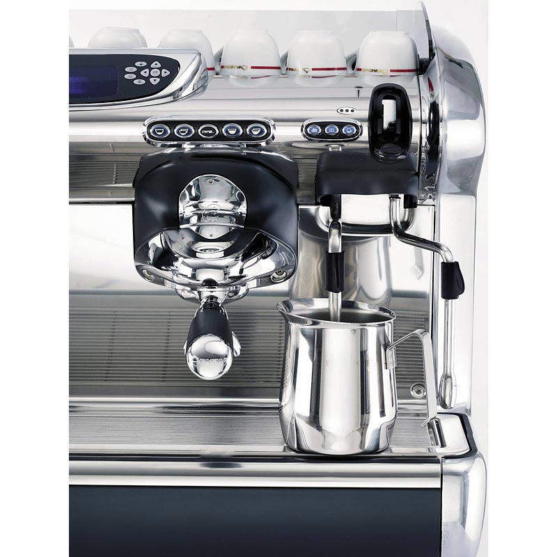 Faema Emblema A3 Restyling Tall Cup Tam Otomatik Espresso Kahve Makinesi, 3 Gruplu — Faema — Görsel 3