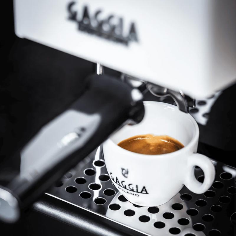 Gaggia RI9481/13 New Classic E24 Metal Espresso Makinesi, Beyaz — Gaggia — Görsel 4