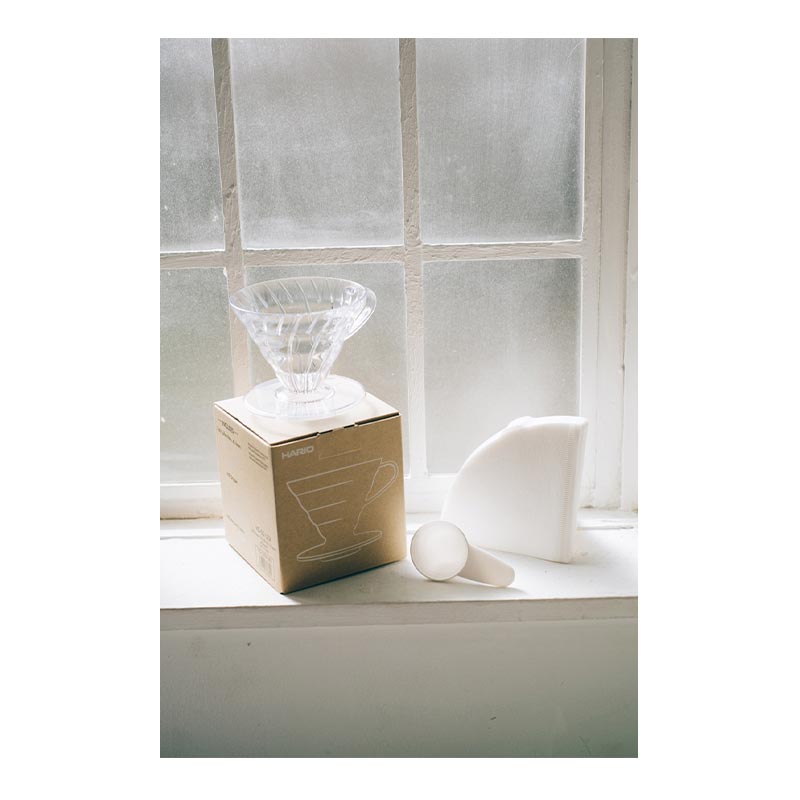 Hario VD-02T-UEX V60 02 Plastik Dripper ve 40'lı Filtre Kağıdı Seti, Şeffaf — Hario — Görsel 2
