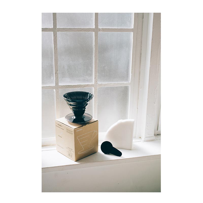 Hario VD-02TB-UEX V60 02 Plastik Dripper ve 40'lı Filtre Kağıdı Seti, Siyah — Hario — Görsel 3