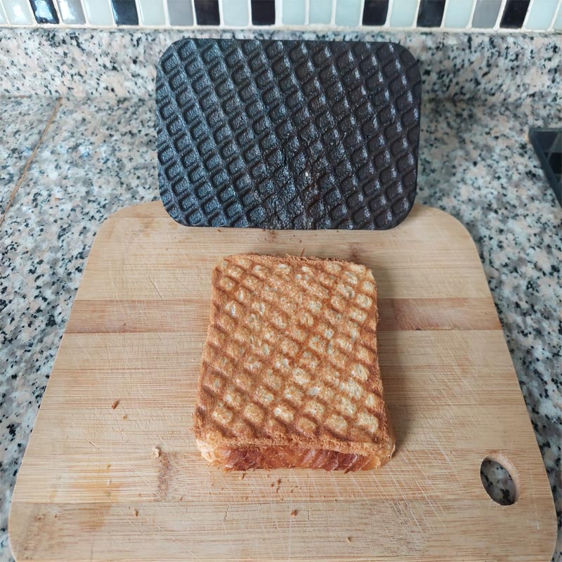 Remta P900 Döküm Kareli Desen Tost Ütüsü, 105x200x80 mm — Remta — Görsel 2